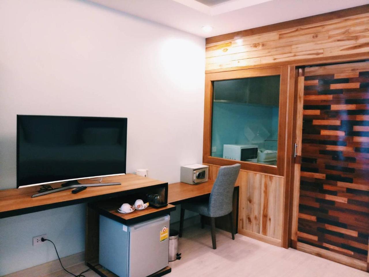 Triple B Boutique Residence Si Racha Eksteriør bilde